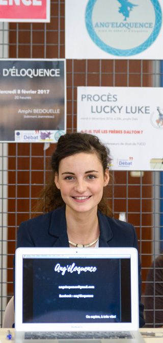 Étudiante membre de l'association Ang'éloquence